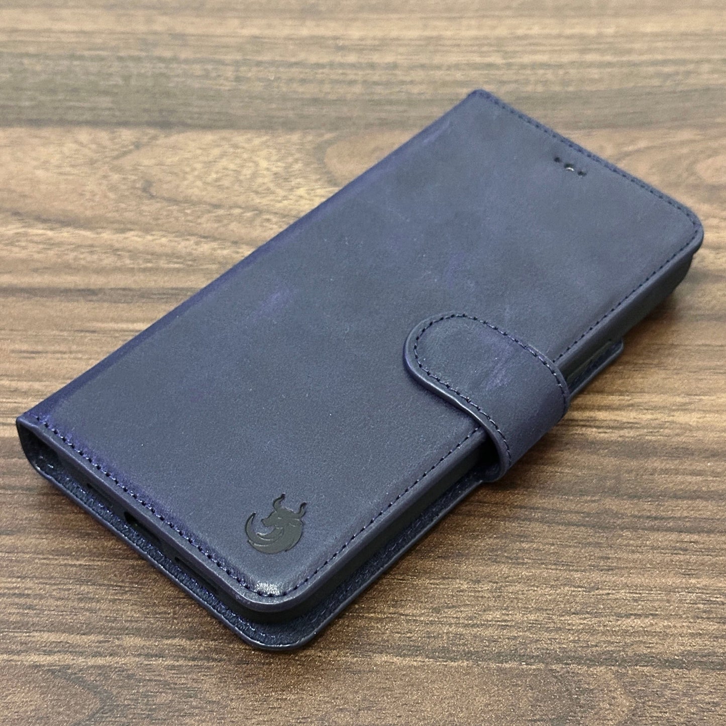 Vegas Premium Leather iPhone 15 Plus Wallet Case with MagSafe | Detachable RFID Blocking Luxury Wallet - Concordia Style Boutique