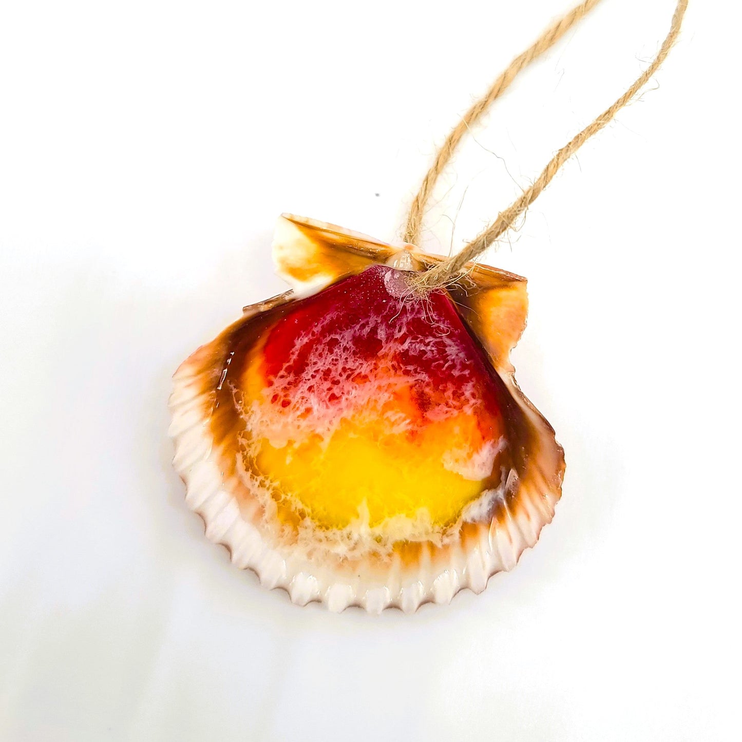 Resin Seascape Scallop Seashell Ornament