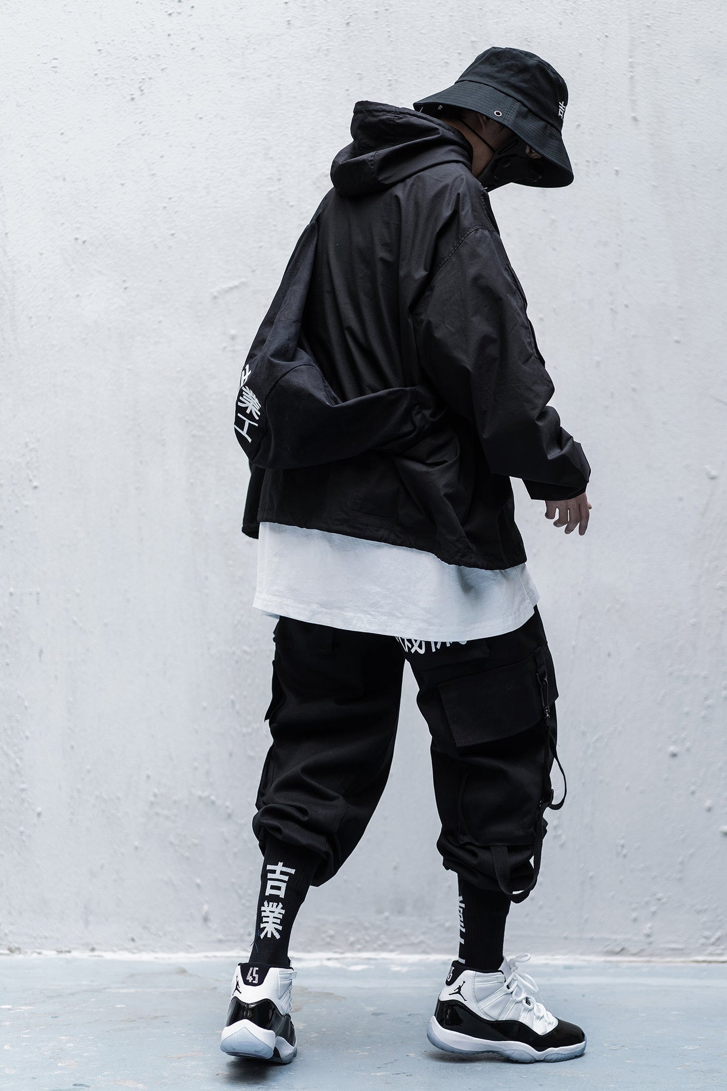 HiP5 Black 09 I-Tech Cargo Pants - Concordia Style Boutique