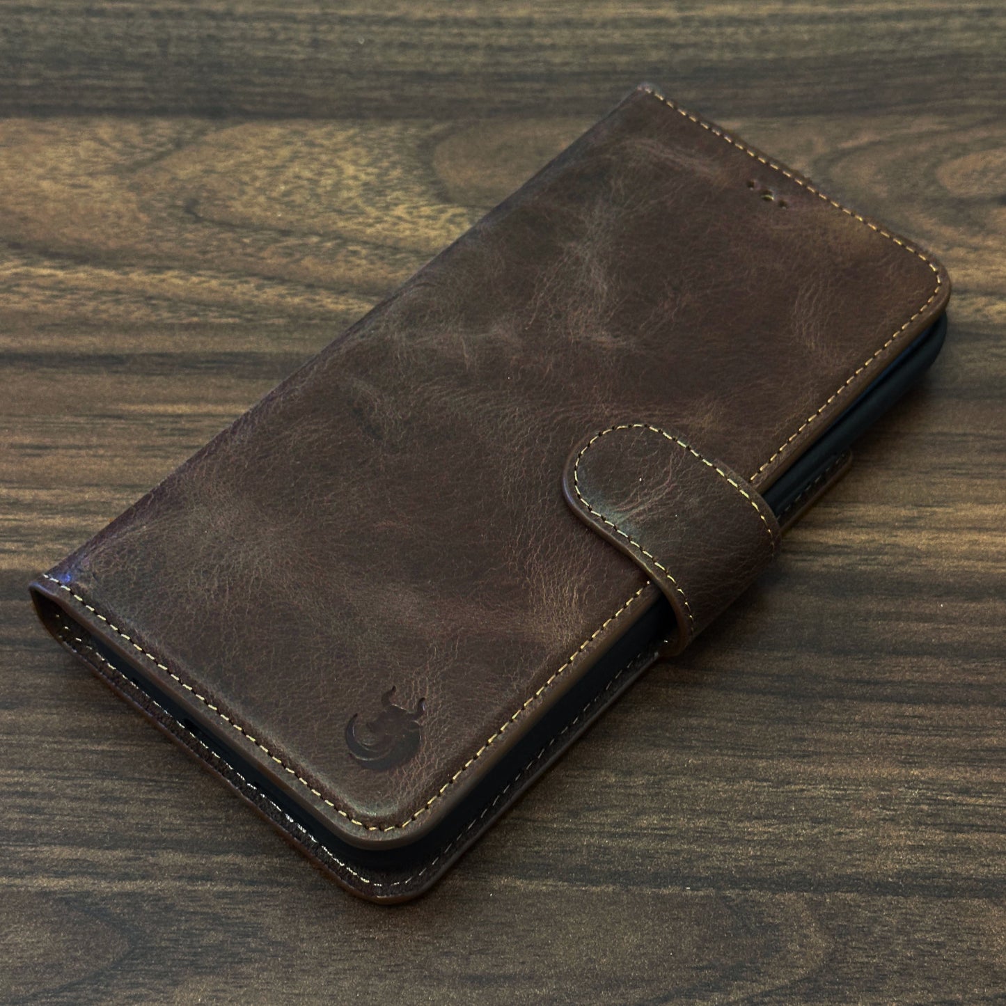 Vegas Premium Leather iPhone 15 Plus Wallet Case with MagSafe | Detachable RFID Blocking Luxury Wallet - Concordia Style Boutique