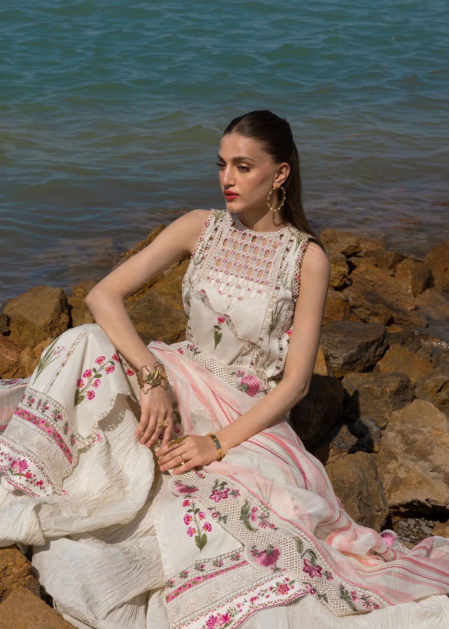 Crimson - D9 B Cloud 03 Piece Lawn