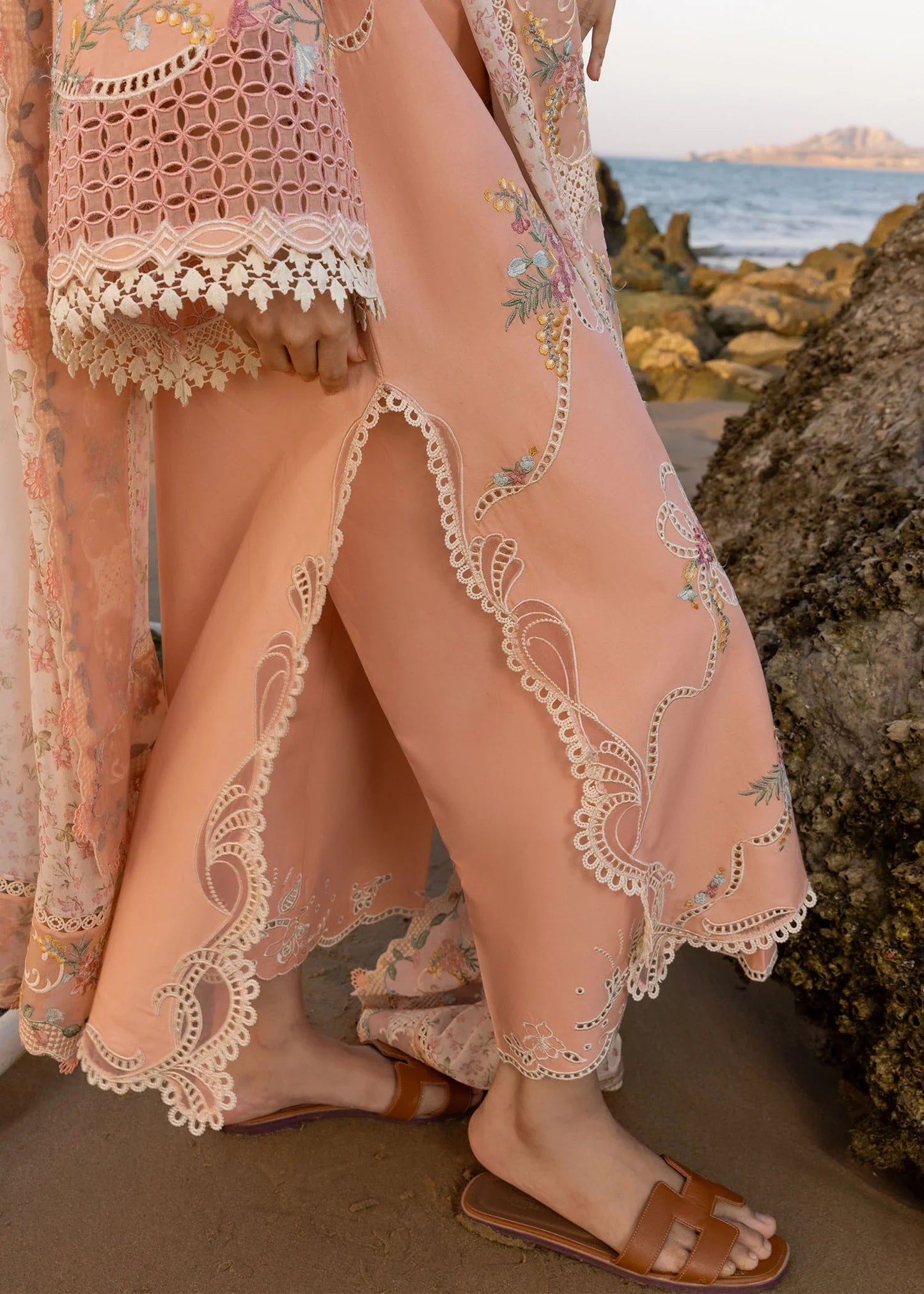 Crimson - D8 A Peachy Pink 03 Piece Lawn