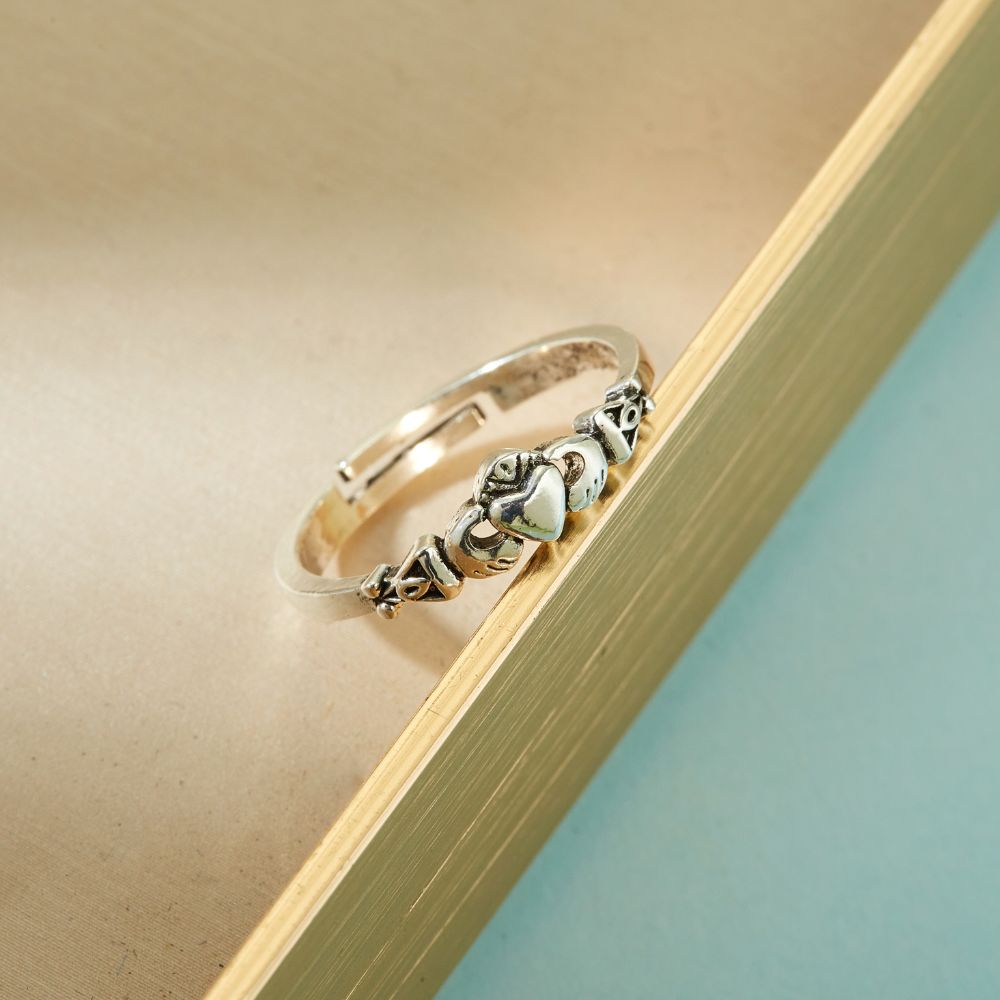 CELTIC CLADDAGH SILVER RING (ADJUSTABLE) - Concordia Style Boutique