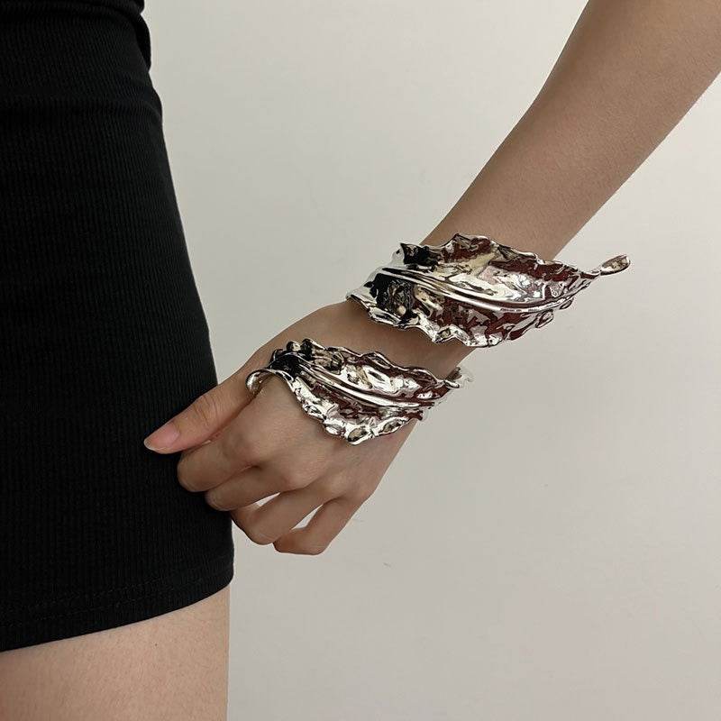 Retro gold leaf spiral bracelet - Concordia Style Boutique