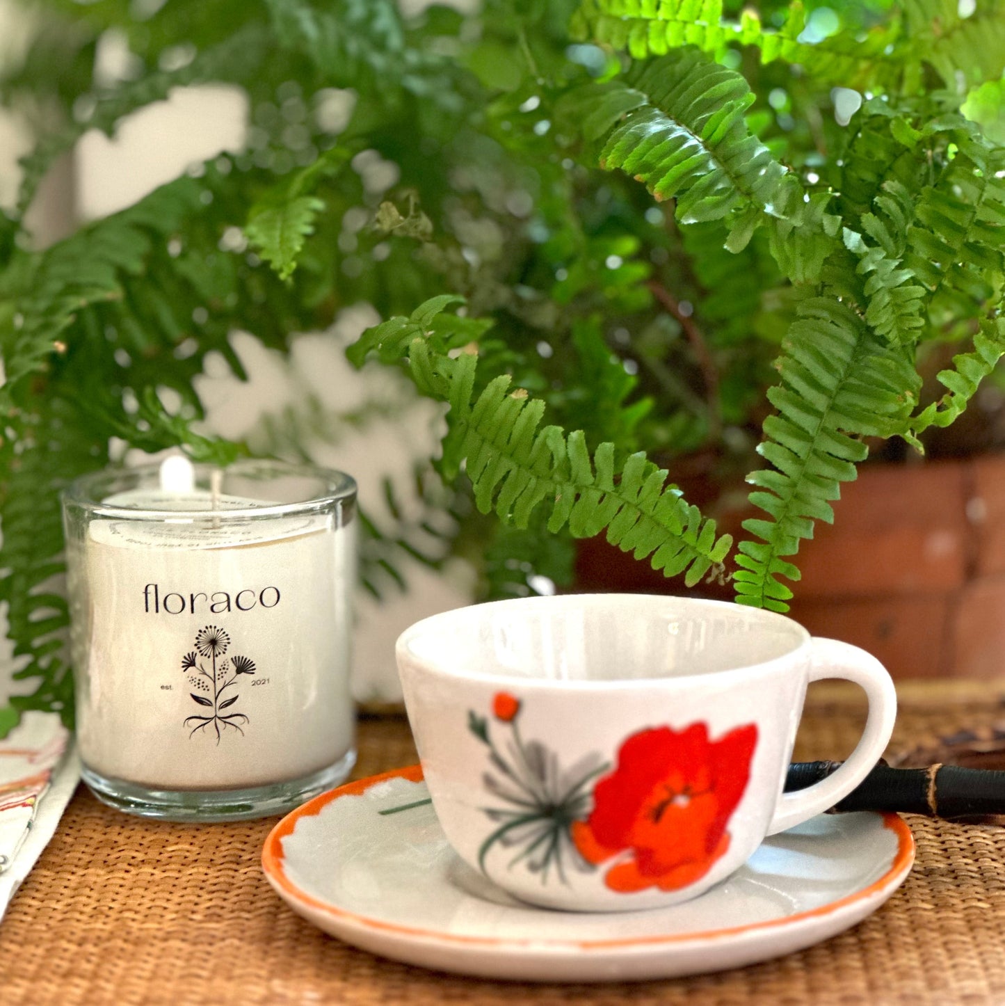 Candle Floraco: Cedarwood, Sandalwood, Iris and Cardamom
