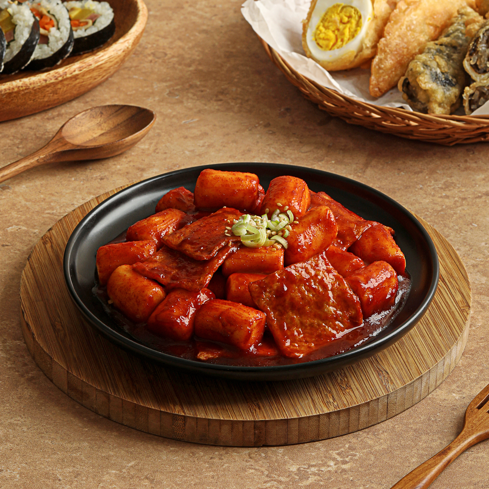 Geummiok Ssal Tteokbokki (Spicy Rice Cake) - Concordia Style Boutique