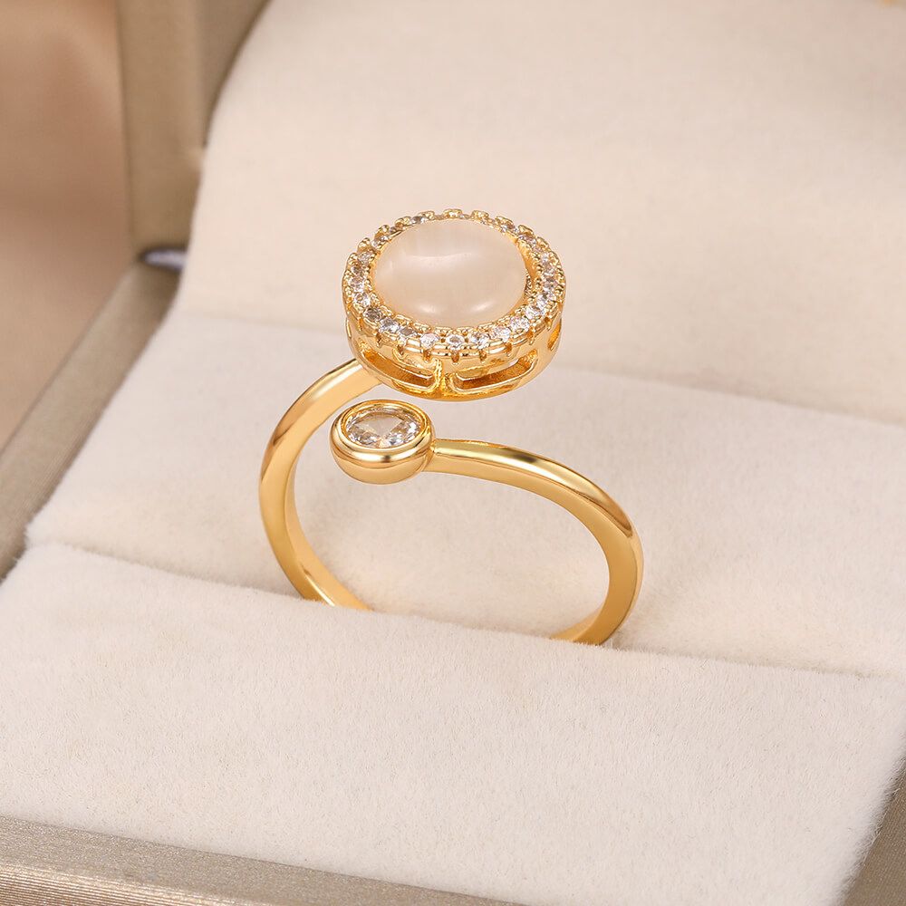 CLASSY SPINNING RING (ADJUSTABLE) - Concordia Style Boutique