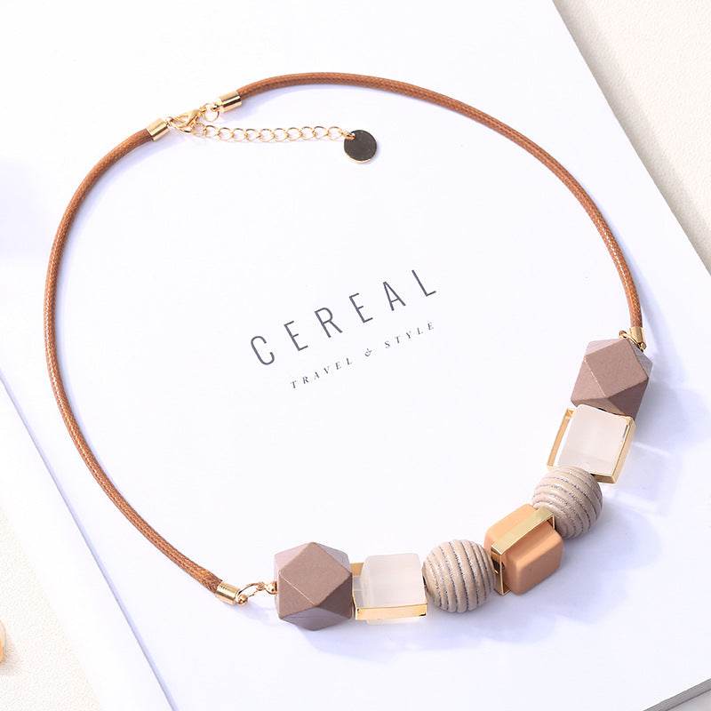 Colored wood pendant necklace - Concordia Style Boutique