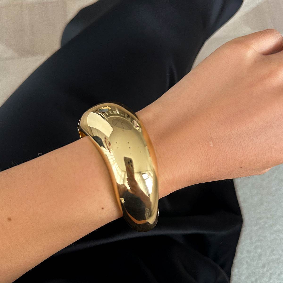 Metal Curved Bracelet Set - Concordia Style Boutique