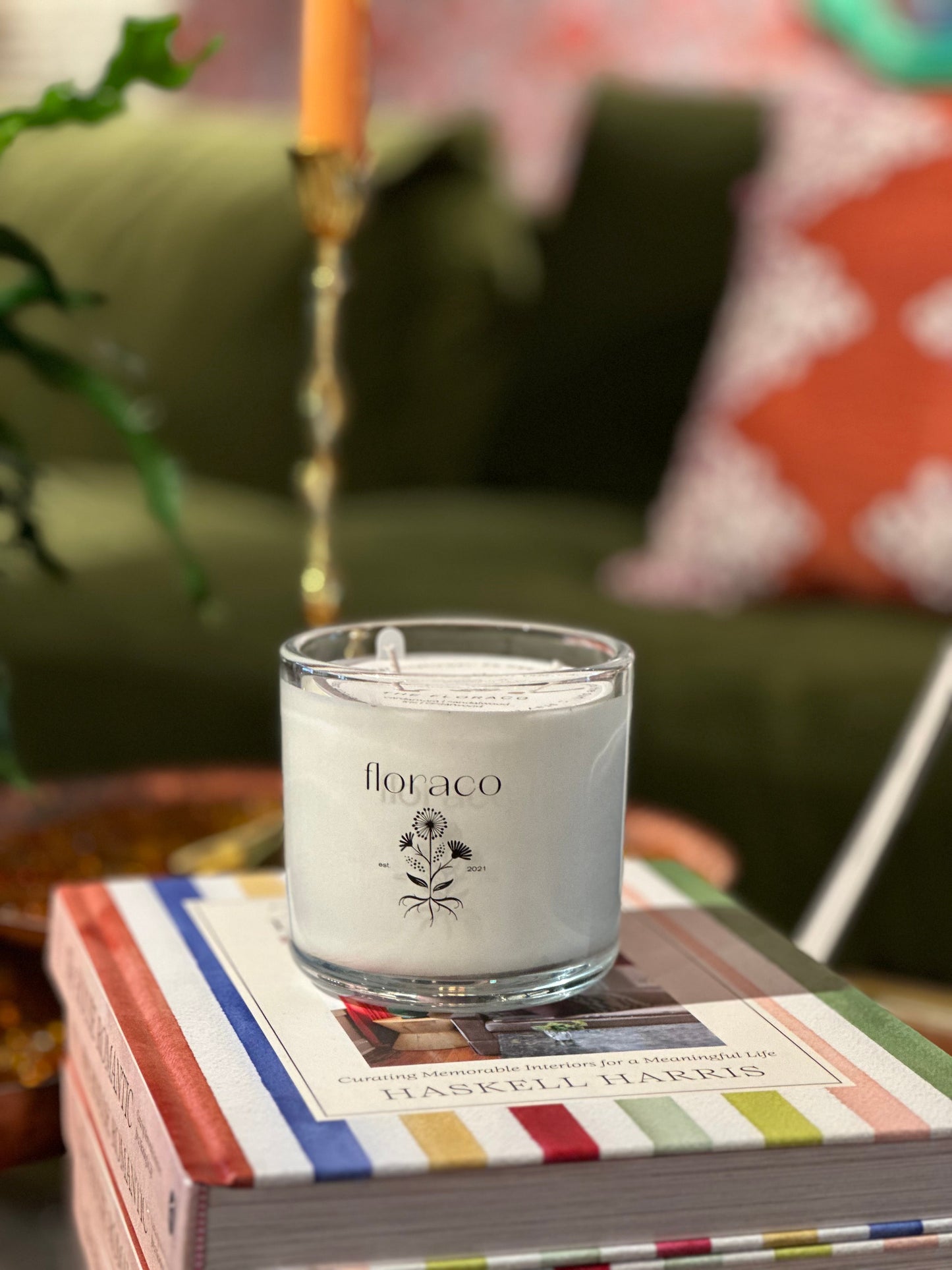 Candle Floraco: Cedarwood, Sandalwood, Iris and Cardamom