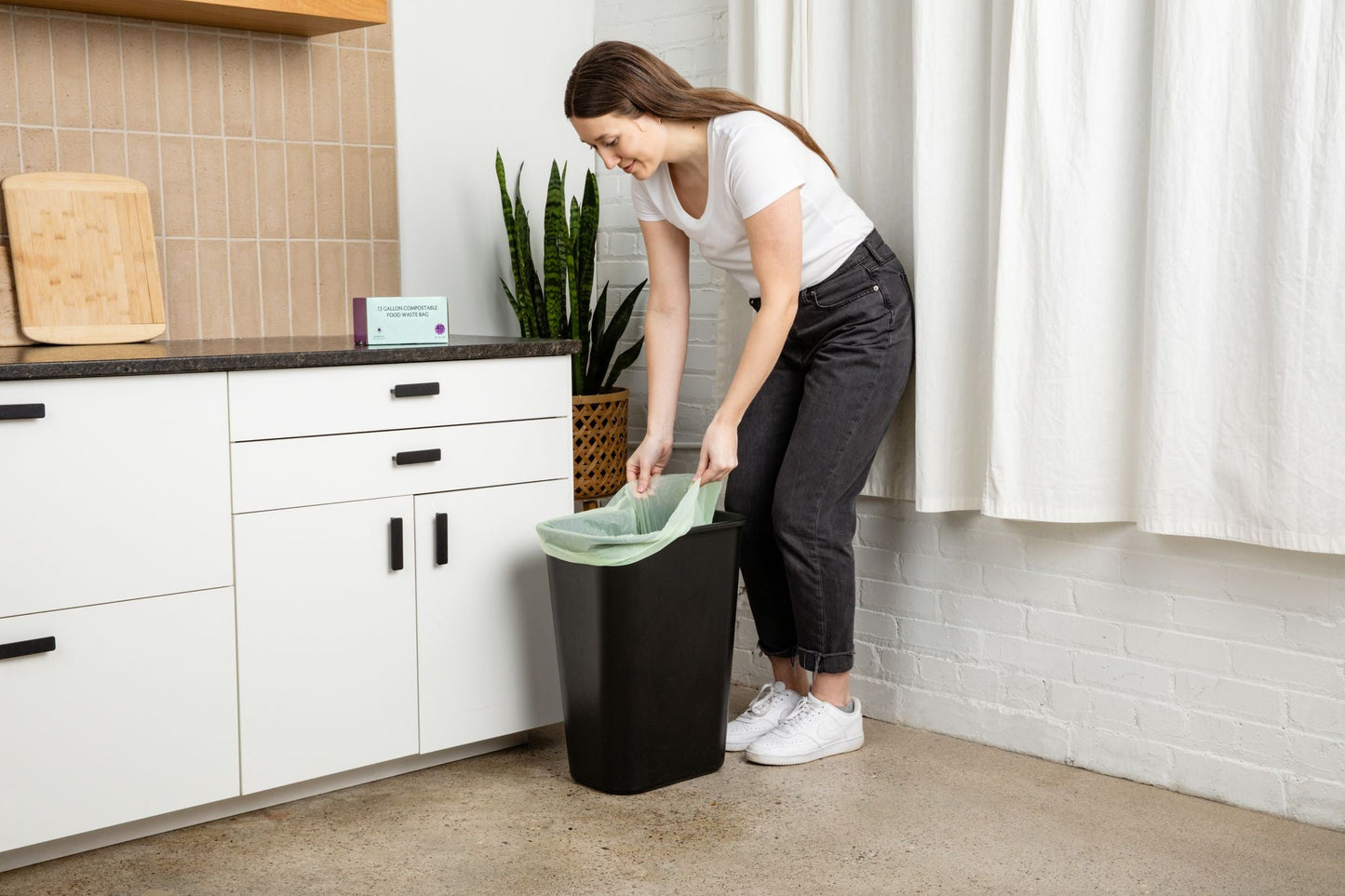 Compostable Kitchen Garbage Bags – 13 Gallon & 3 Gallon Sizes. Durable & Leak Proof