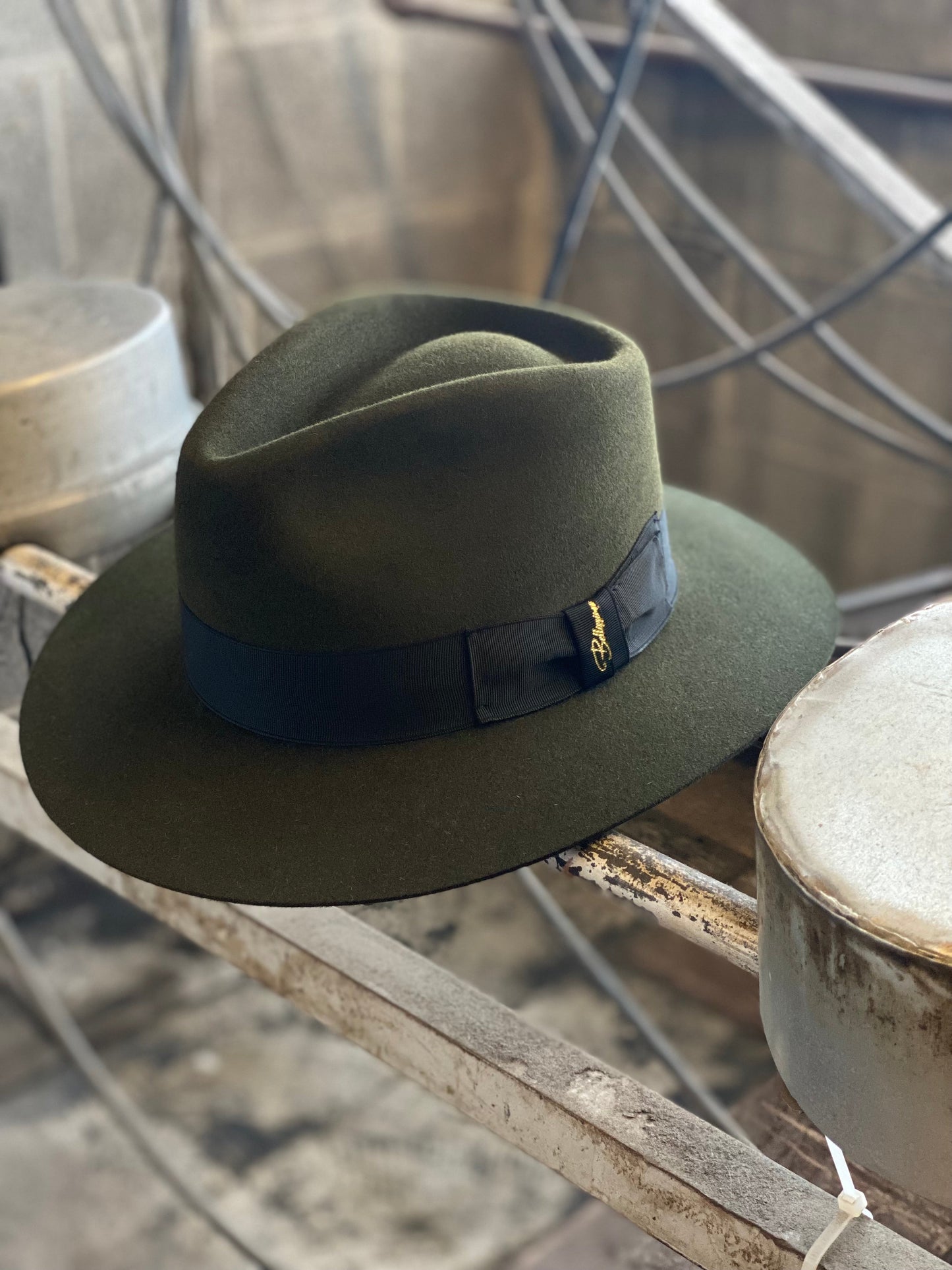 Jones - Olive green - Concordia Style Boutique