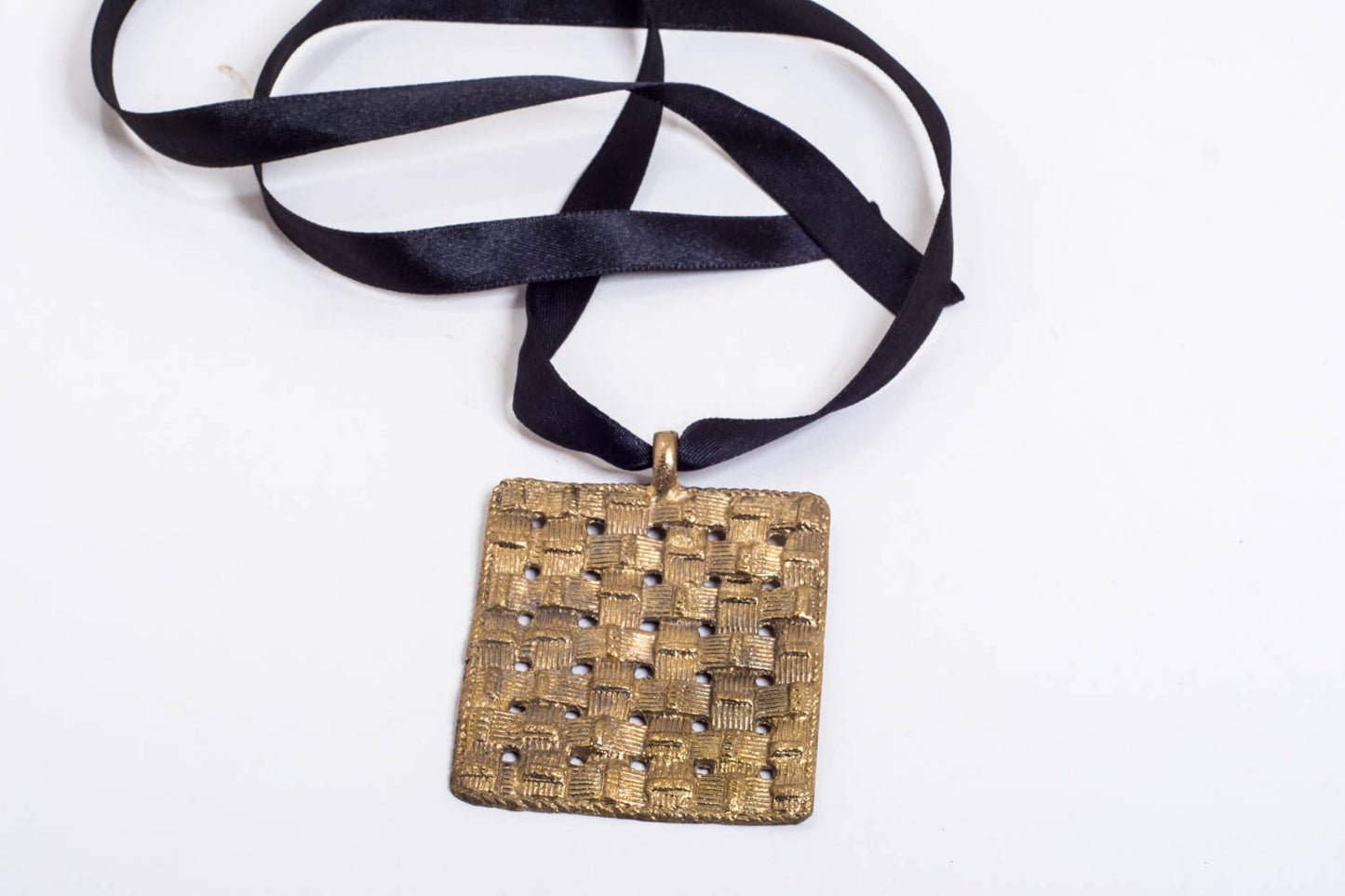 Basket weave pendant