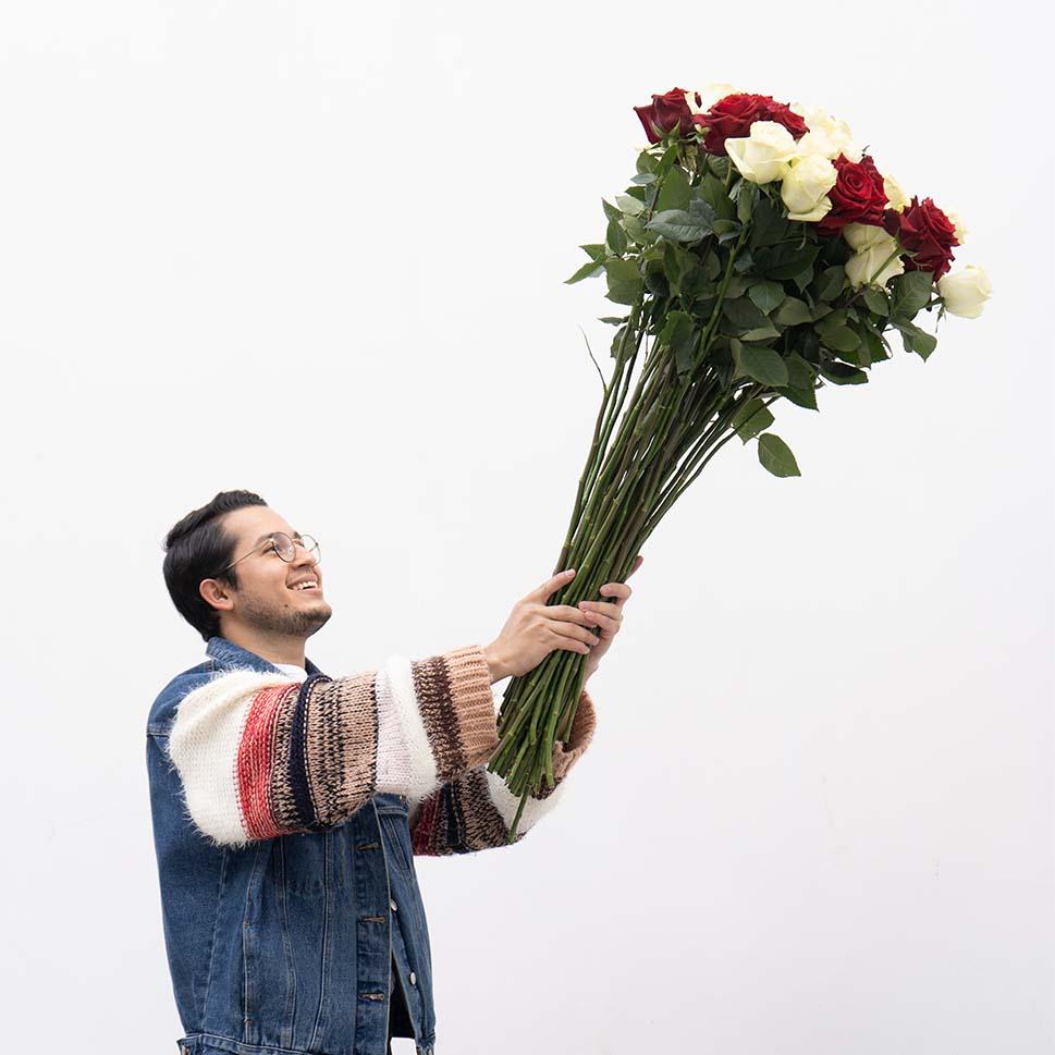 EXTRA LONG STEM ROSES