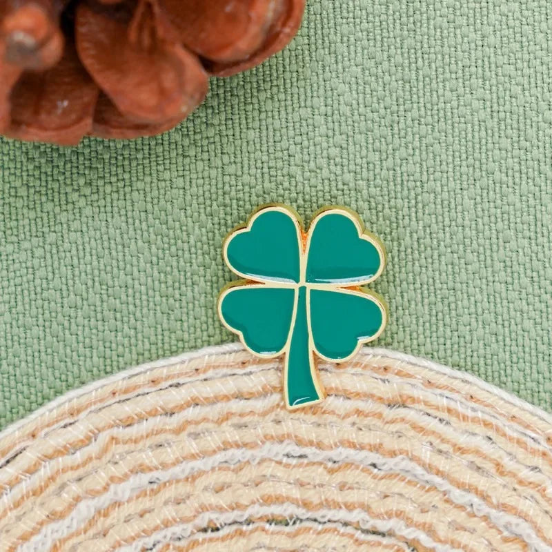 Lucky Four-leaf Clover Brooch Green Alloy Pin Badge