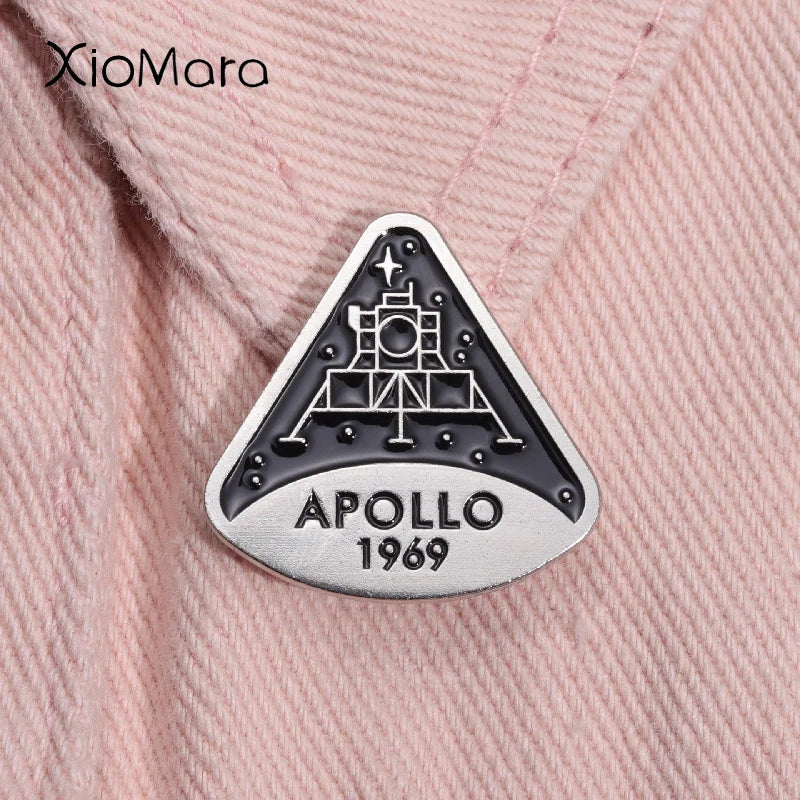 Apollo 11 Lunar Module Enamel Pin Commemorative Badge Lapel Jewelry
