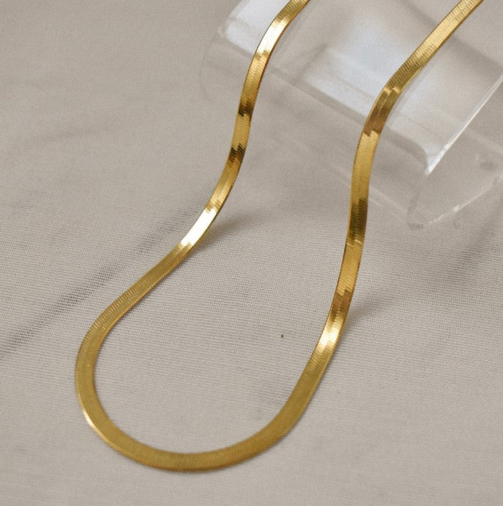 GOLD HERRINGBONE NECKLACE - Concordia Style Boutique