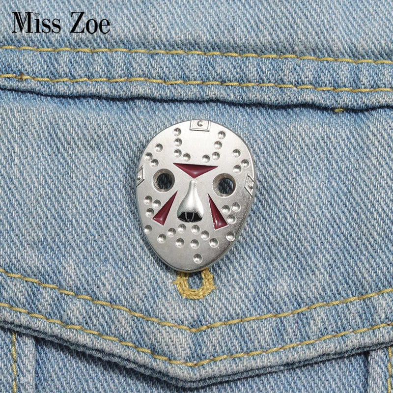 Killer Curved Baseball Mask Enamel Pins Halloween Horror Brooch Lapel Badge Punk Gothic Jewelry Gift