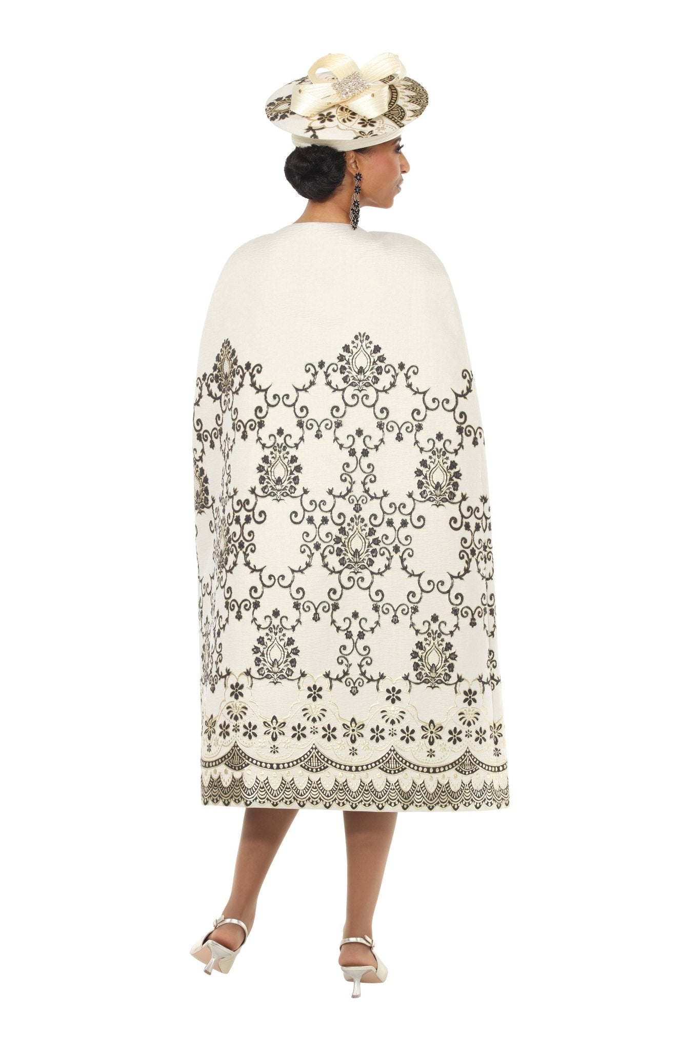 QUEEN’S COURT CAPE SUIT