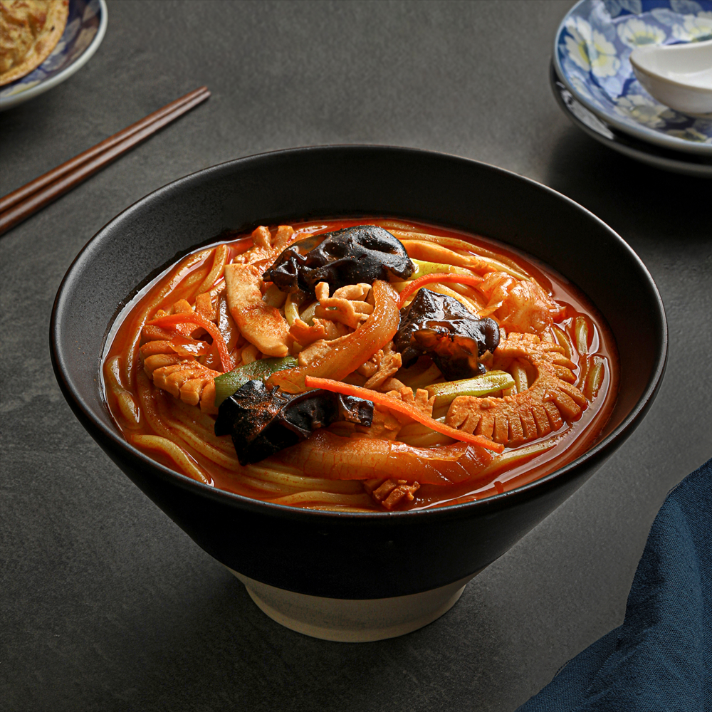 Hongya Squid Jjambbong (Spicy Seafood Noodle Soup) - Concordia Style Boutique