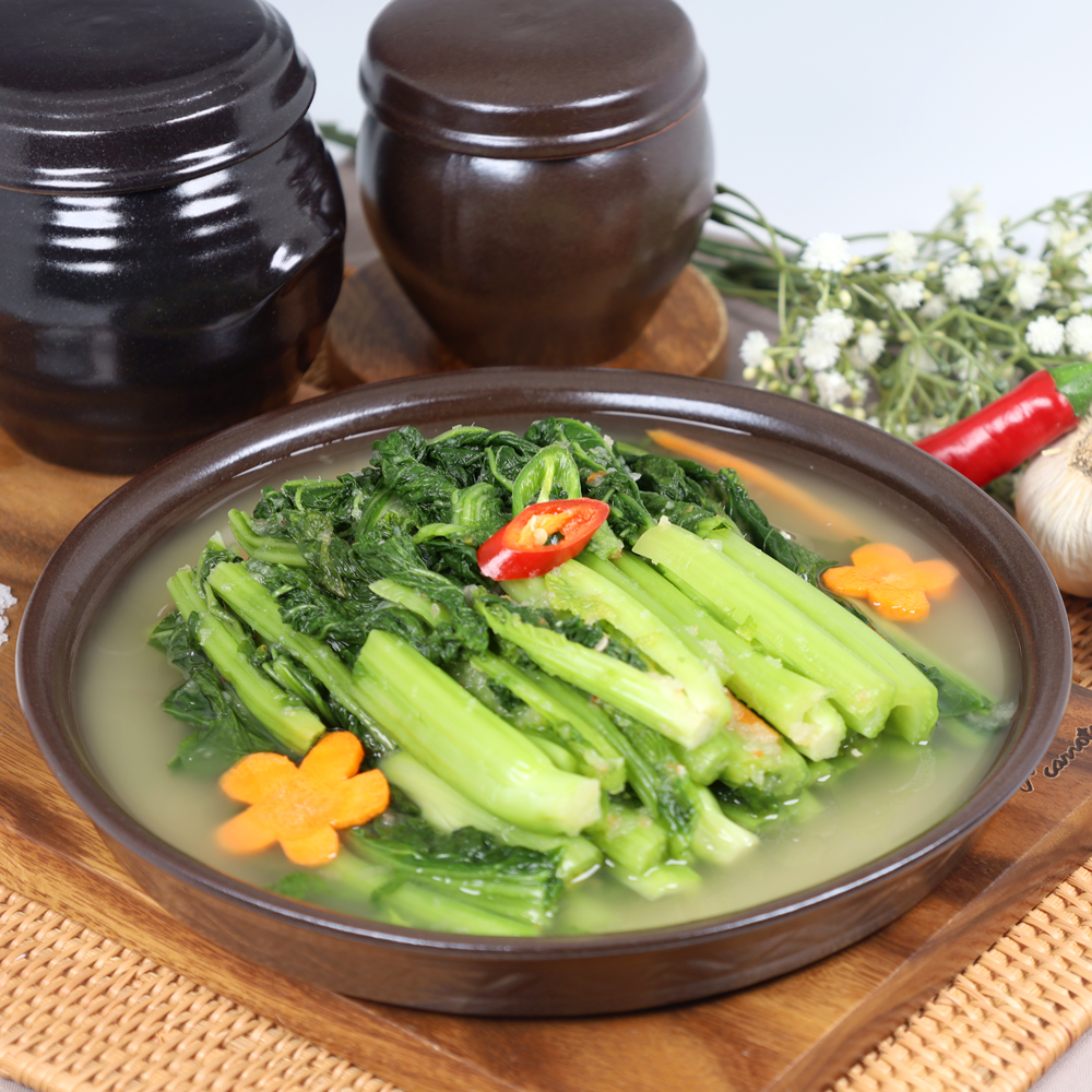 Na You Sun's Yeosu Dolsan Sanchae Gatmulkimchi (Mustard Leaf Water Kimchi) - Concordia Style Boutique