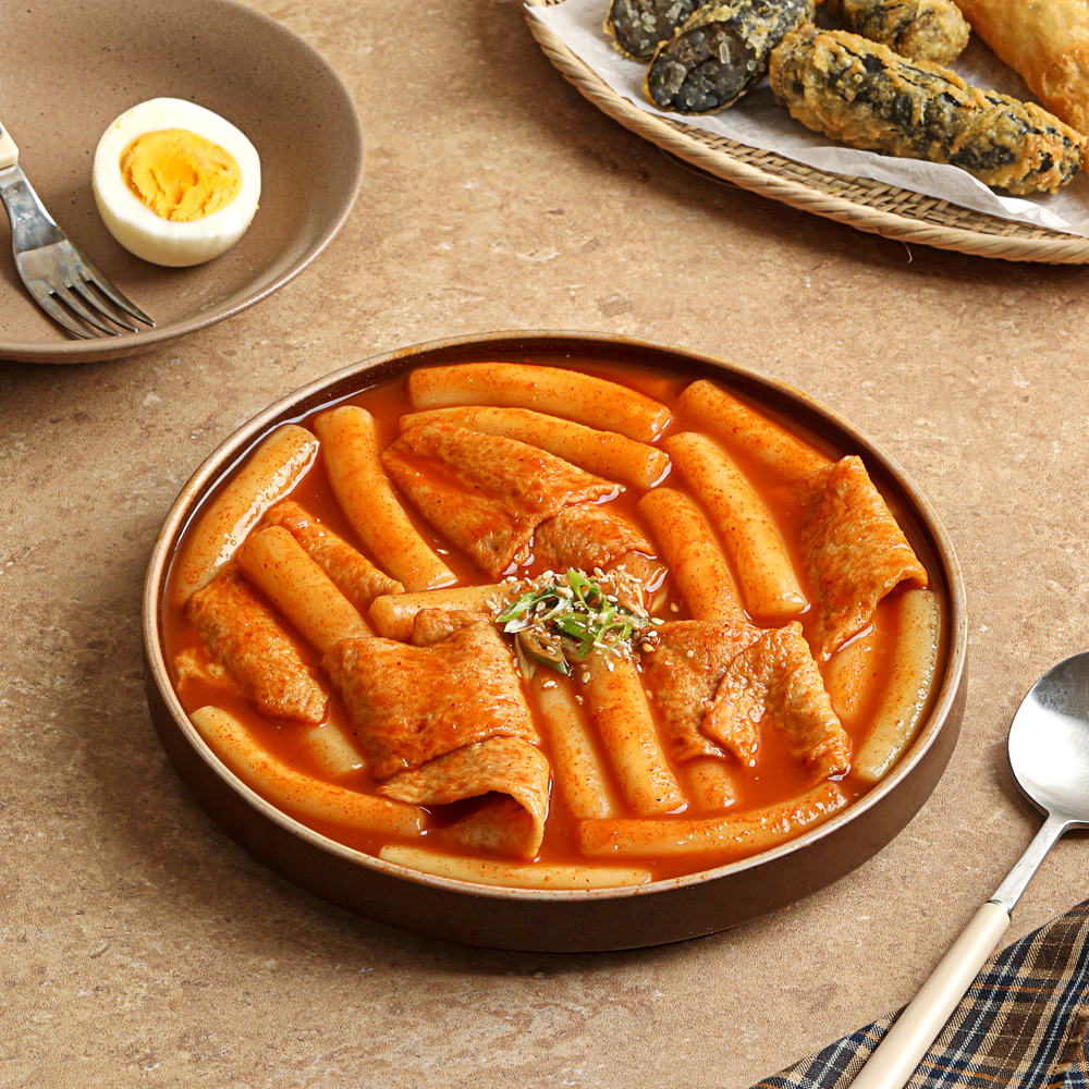 Geummiok Gukmul Tteokbokki (Spicy Rice Cake Stew) - Concordia Style Boutique