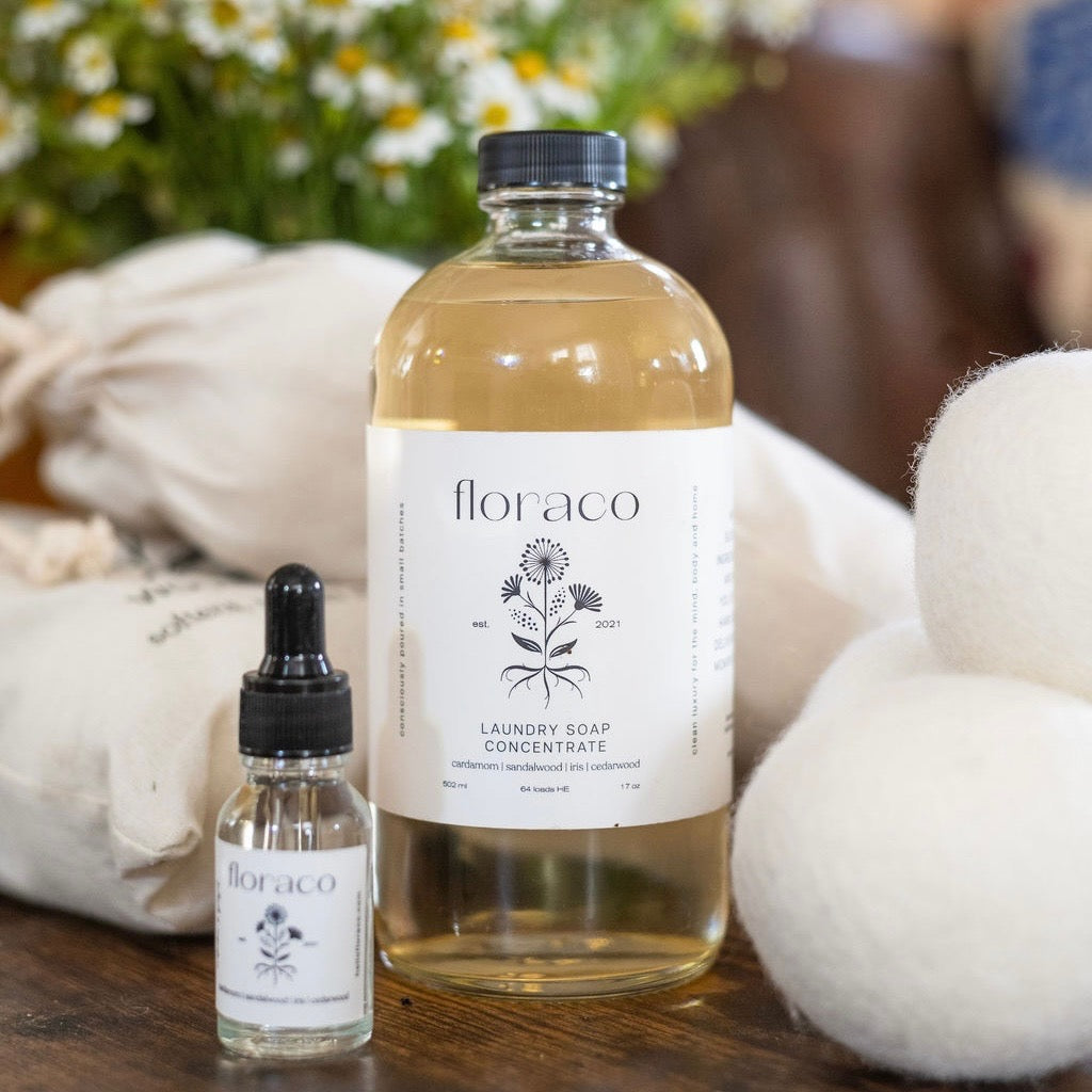 Floraco Oil Blend: Cedarwood, Sandalwood, Iris and Cardamom