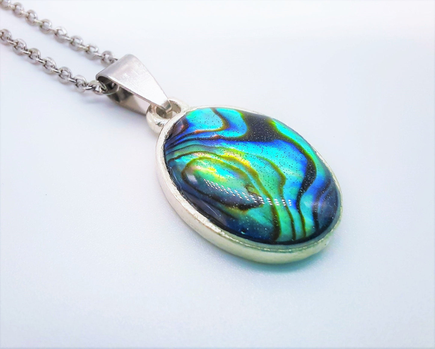 Abalone / Paua Seashell Oval Pendant Necklace