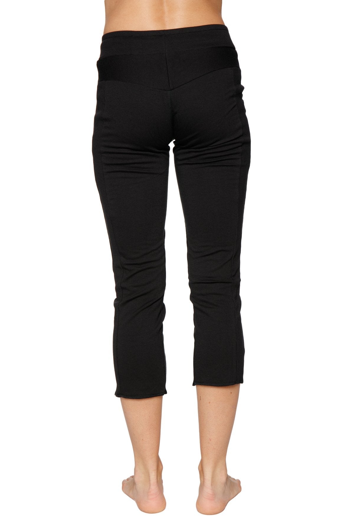 Women's 4/5 Length Zipper Pocket Capri Yoga Pant (Black) - Concordia Style Boutique