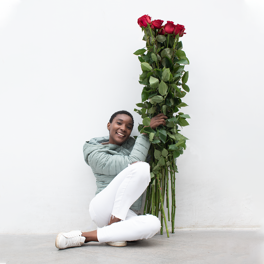 EXTRA LONG STEM ROSES
