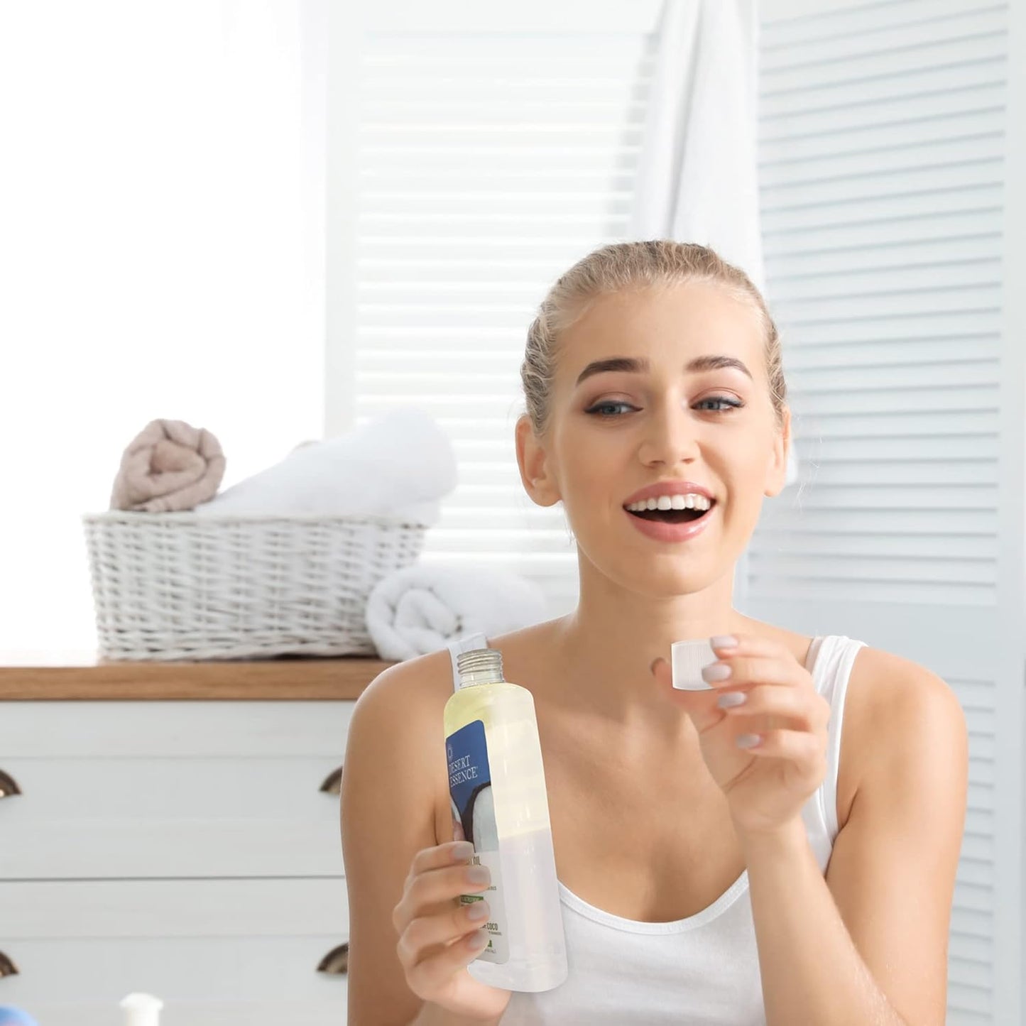 Pulling Oil - Desert Essence Coconut Oil - Dual Phase Pulling Rinse - Mint, 8 fl oz - Alcohol Free, Sugar Free, Gluten Free, Vegan, Non-GMO - Organic Virgin Coconut Oil, Sesame Oil, Sunflower Oil & Tea Tree Oil - Concordia Style Boutique