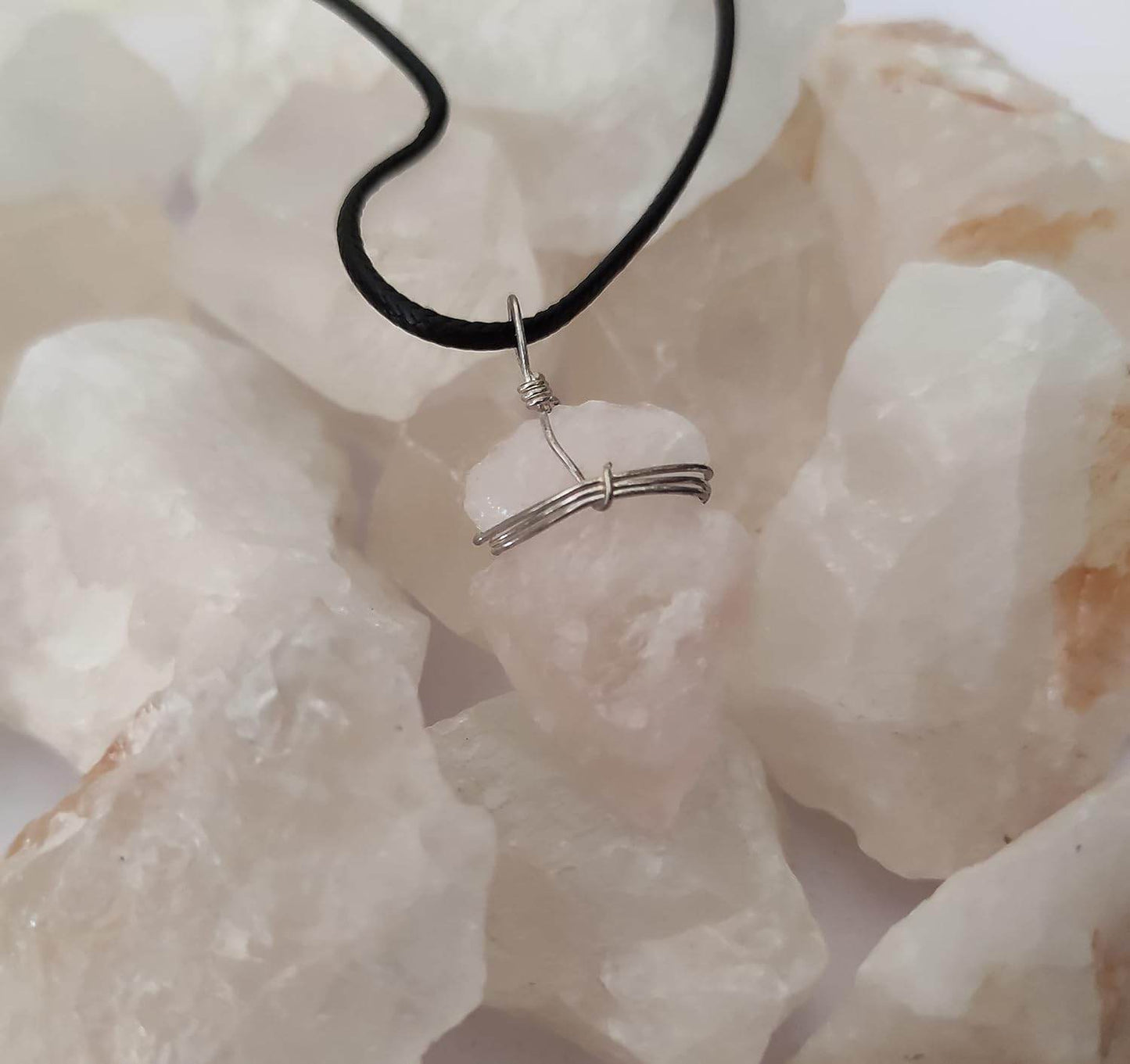 Crystal Arrowhead Pendant Necklace Reiki Healing for Yoga Meditation Healing Gemstone Lockets - Concordia Style Boutique