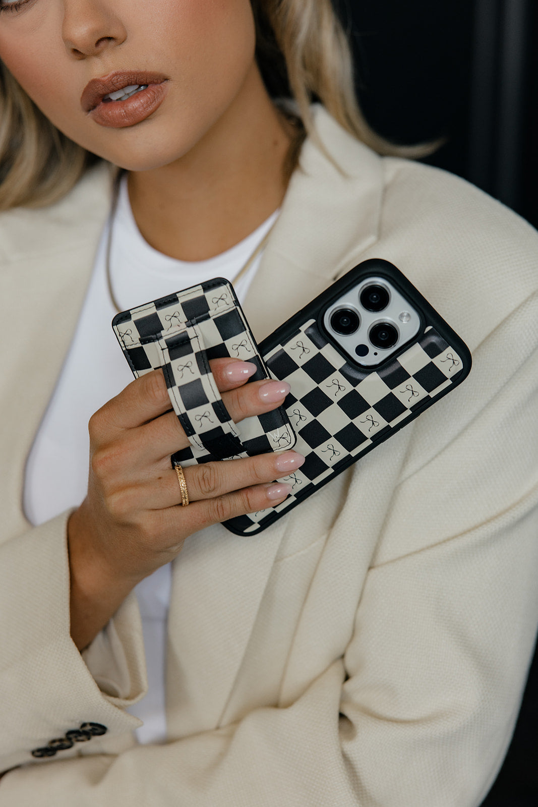 Bow Noir Magnetic Case - Concordia Style Boutique