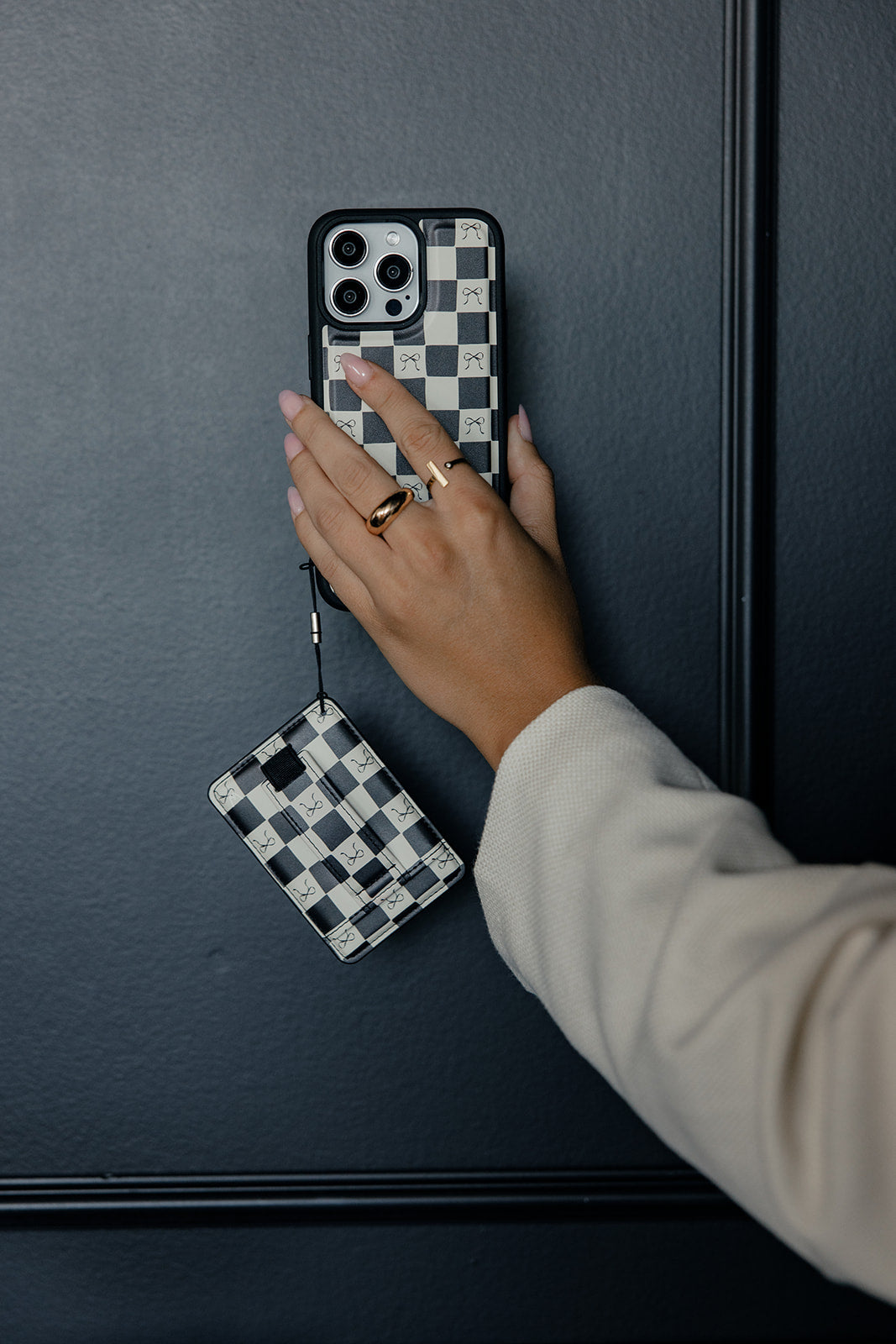 Bow Noir Magnetic Case - Concordia Style Boutique