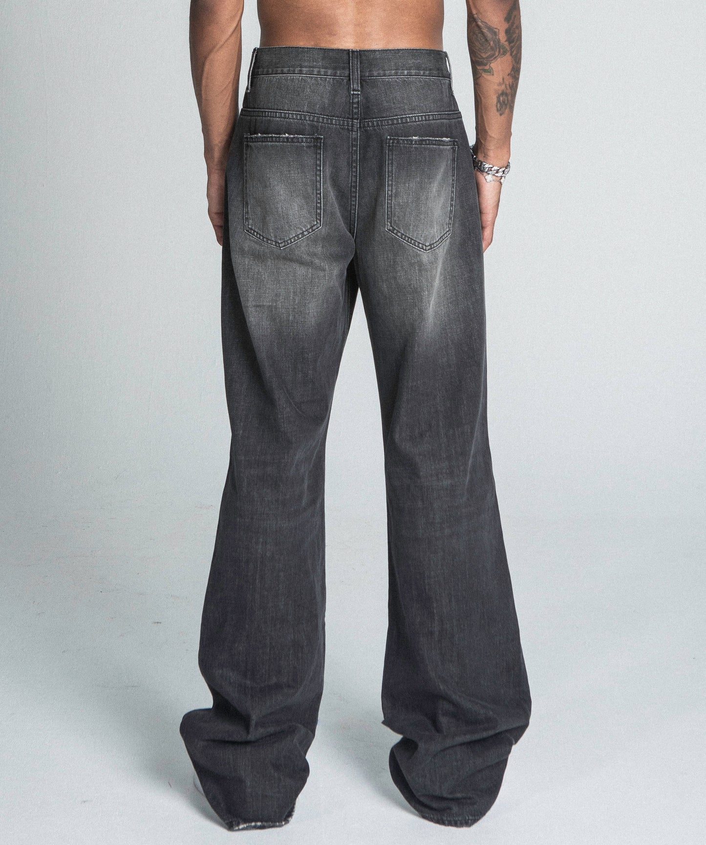 AJ09B-2 BLACK DISTRESSED BAGGY JEANS