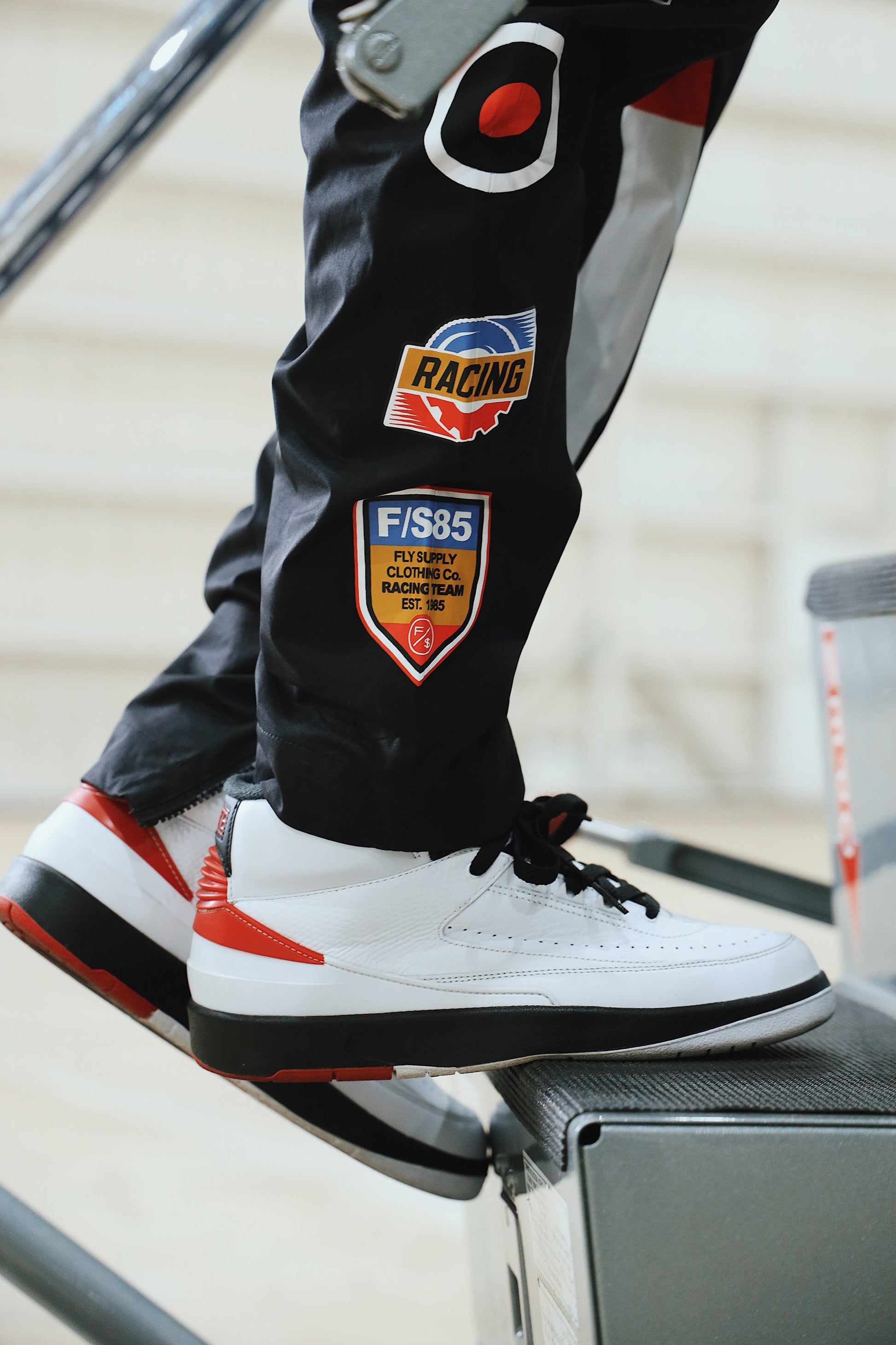 Paperchaser Windbreaker Pullover (Black) - Concordia Style Boutique