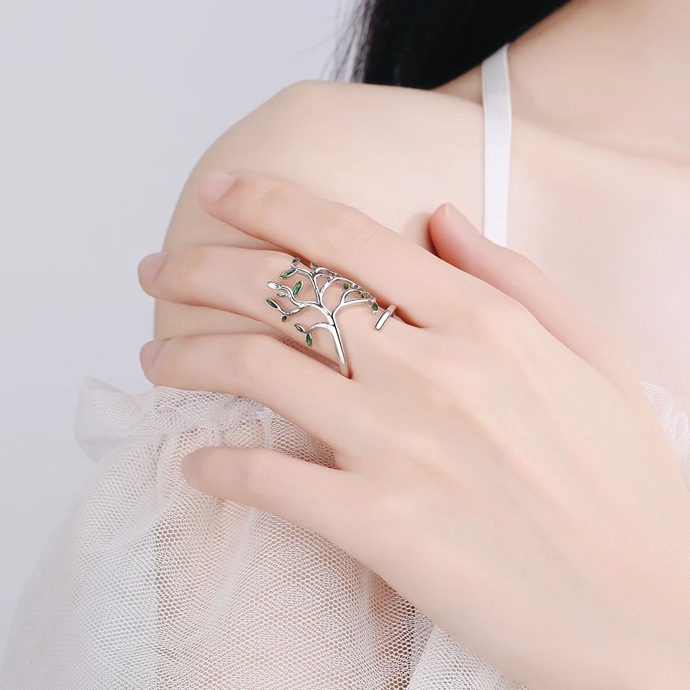 GREEN LEAF RING (ADJUSTABLE) - Concordia Style Boutique