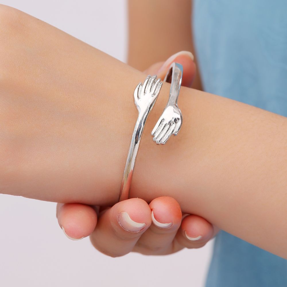 HUG BRACELET (ADJUSTABLE) - Concordia Style Boutique