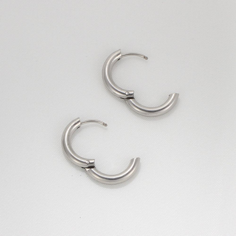 CLASSIC HOOP EARRINGS (PAIR) - Concordia Style Boutique