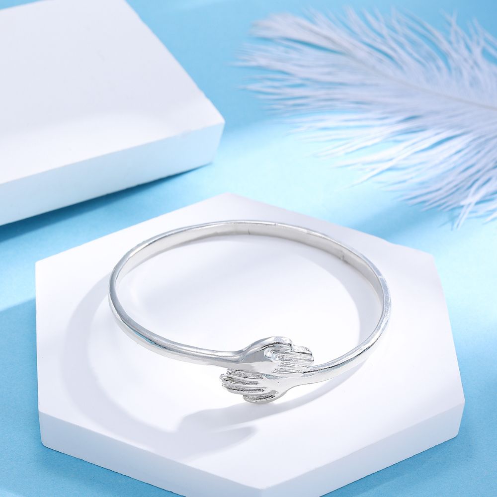 HUG BRACELET (ADJUSTABLE) - Concordia Style Boutique