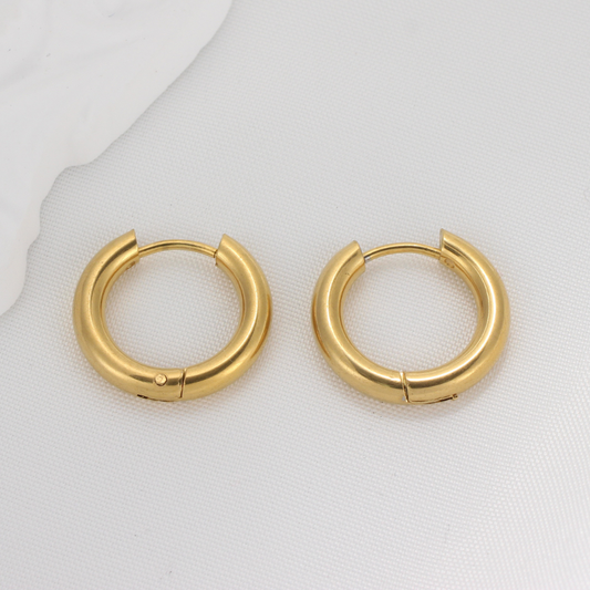 CLASSIC HOOP EARRINGS (PAIR) - Concordia Style Boutique