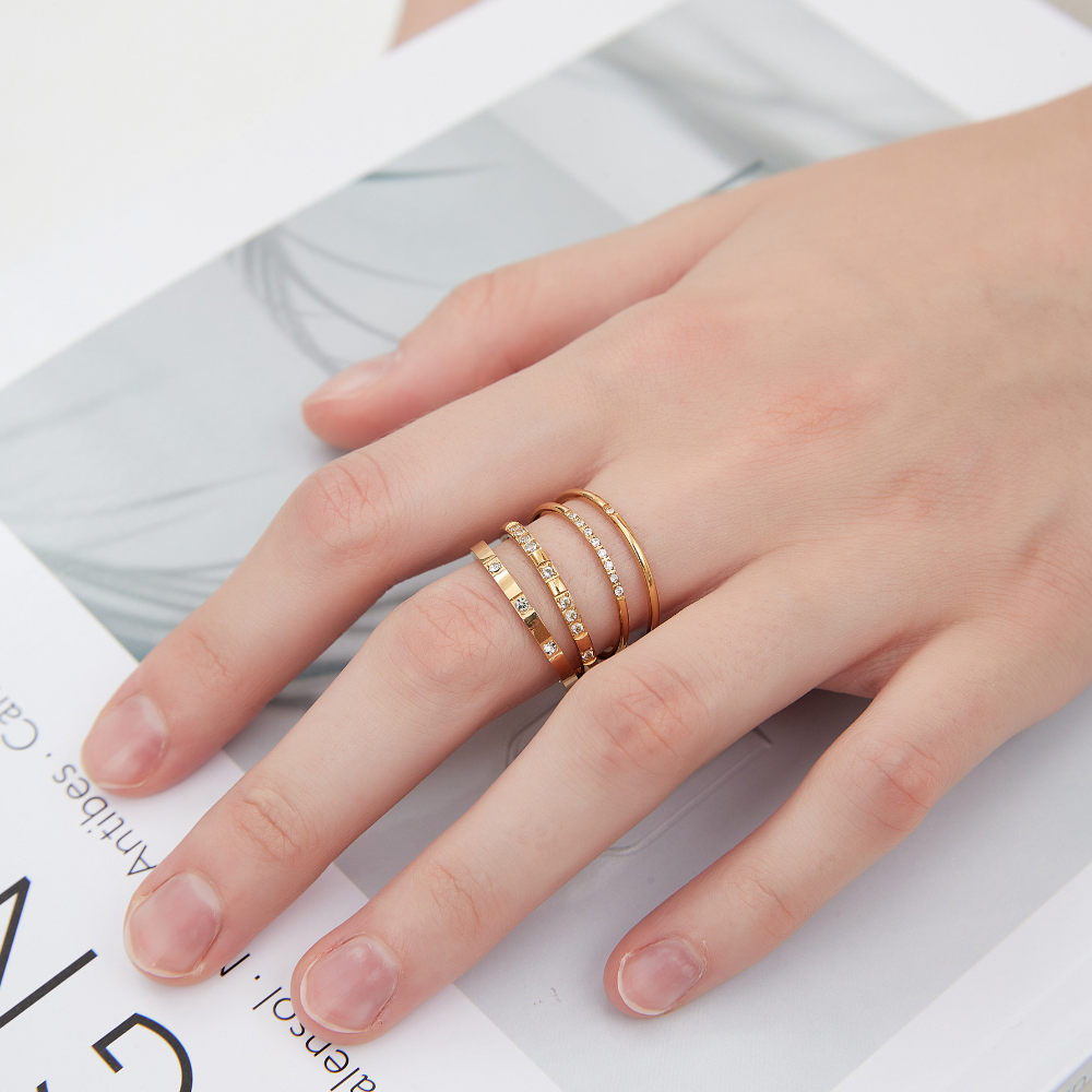 MINIMALIST STACKED RINGS - Concordia Style Boutique