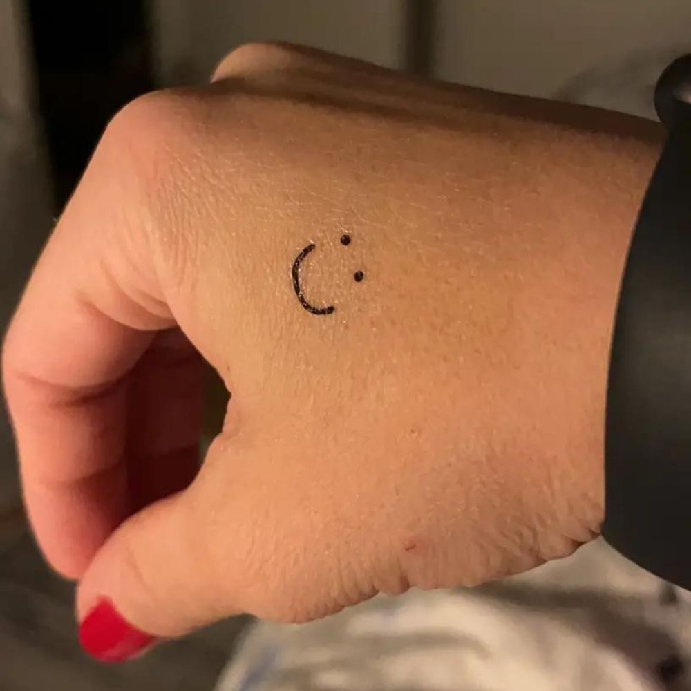 WATERPROOF SMILEY TATTOO - Concordia Style Boutique