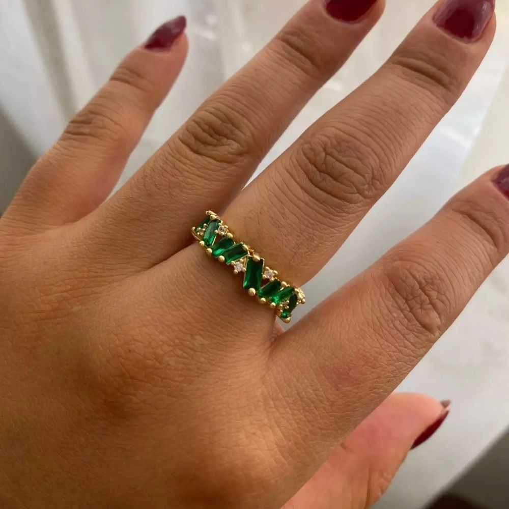 EMERALD BAGUETTE RING (ADJUSTABLE) - Concordia Style Boutique