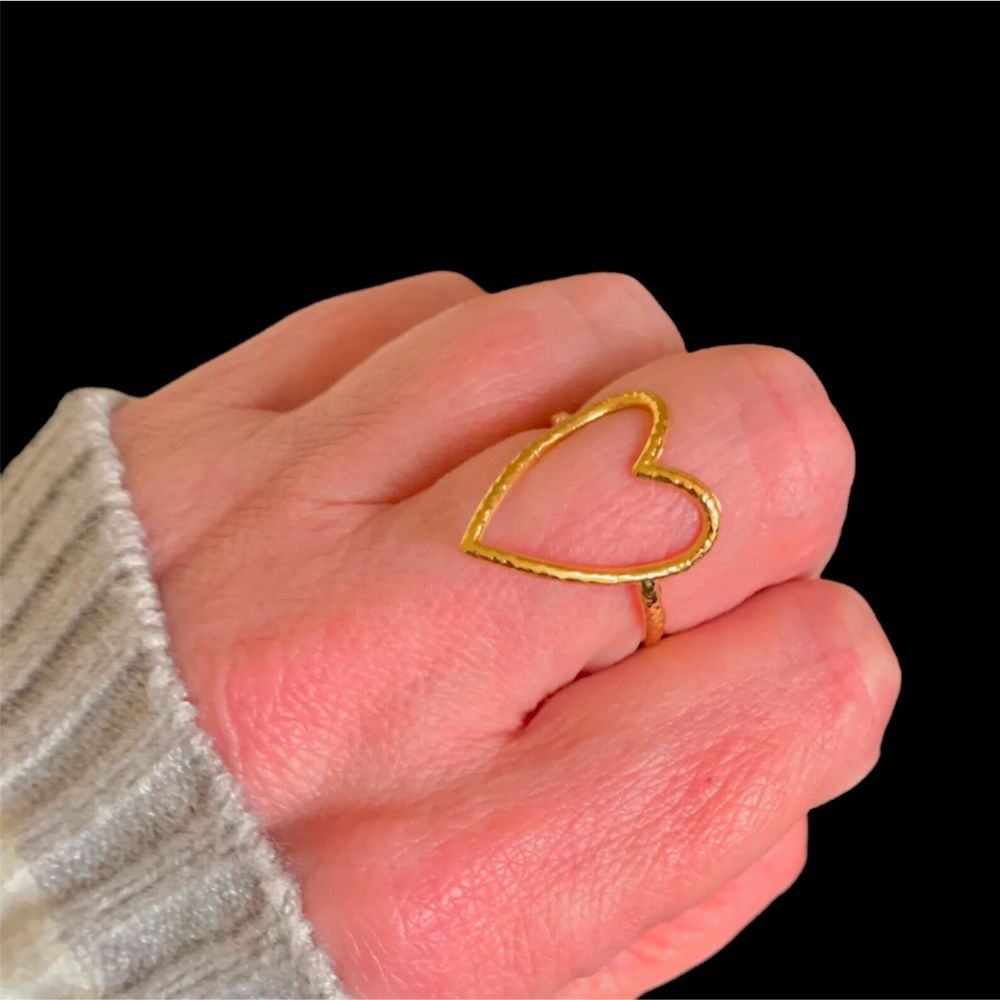 CUTOUT HEART RING (ADJUSTABLE) - Concordia Style Boutique