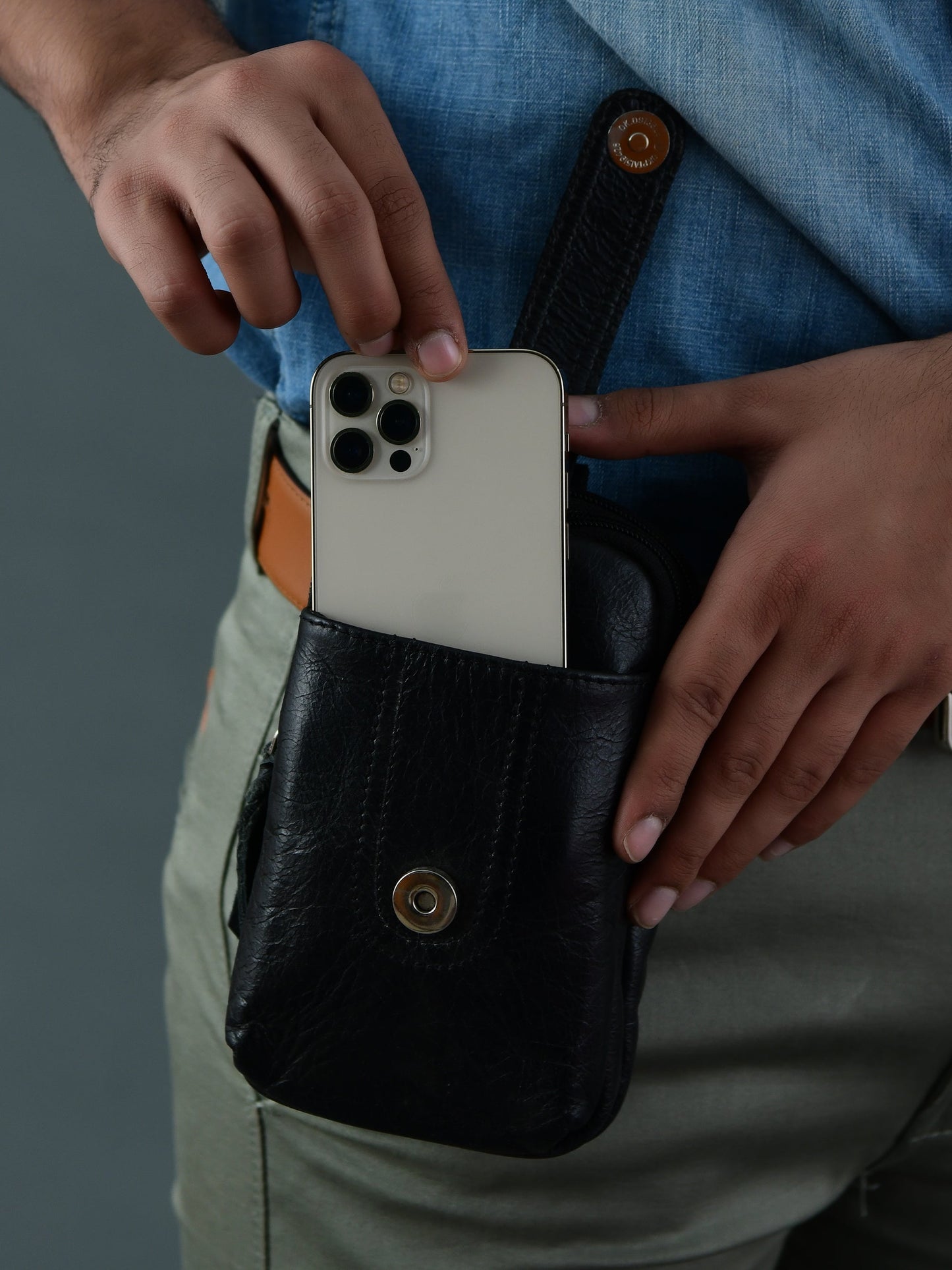 Jet-Set Organizer: Leather Phone Pouch - Concordia Style Boutique