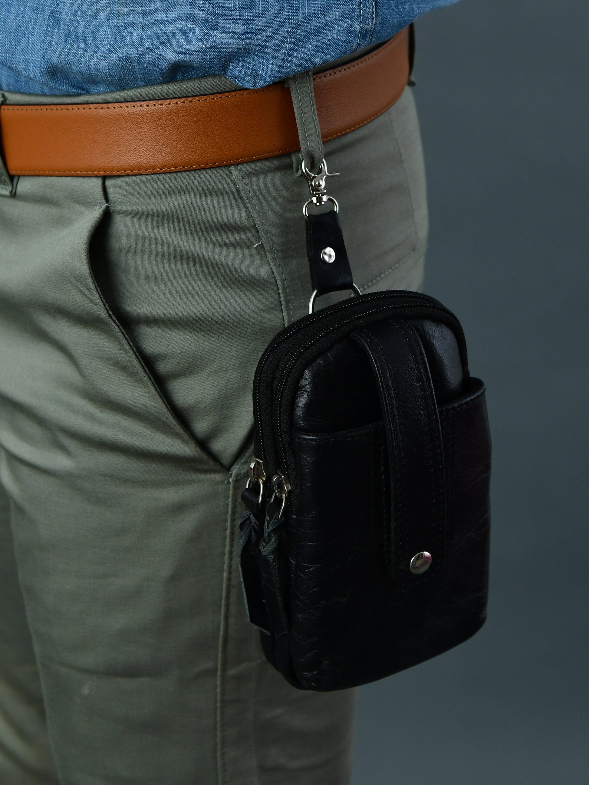 Jet-Set Organizer: Leather Phone Pouch - Concordia Style Boutique