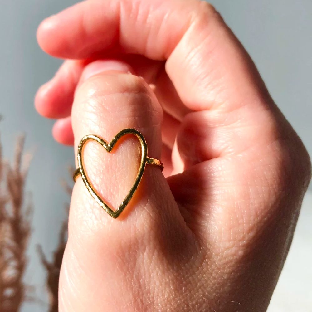 CUTOUT HEART RING (ADJUSTABLE) - Concordia Style Boutique