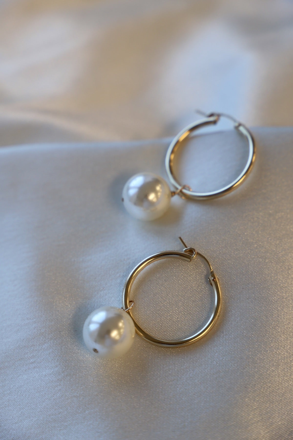 OVERSIZED AUDREY PEARL HOOPS - Concordia Style Boutique