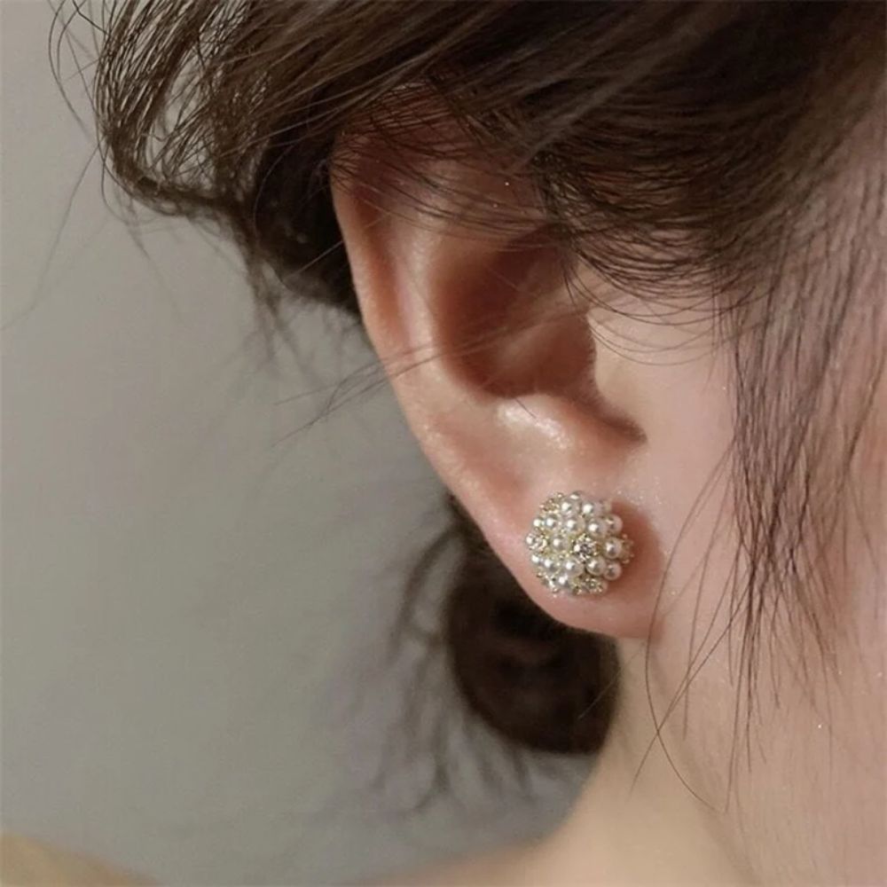 PEARL CLUSTER EARRINGS (PAIR) - Concordia Style Boutique